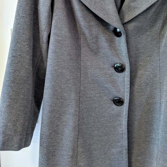 Classic Lined Three-Button Jacket - Picture 7 of 7